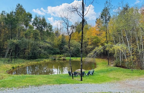 Callicoon Center House | Modern Black-Clad 3BR with Private Pond in Callicoon Center