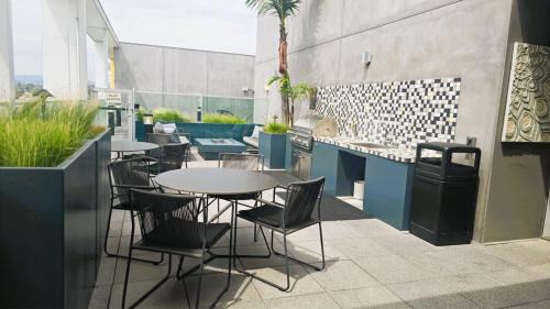 Palms Apartment | Modern Boutique Living in Culver City