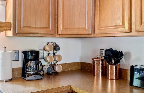 Berkeley Springs Cabin | Modern Cabin with Hot Tub, Covered Porch, Fire Pit, and WiFi in Berkeley Springs, West Virginia