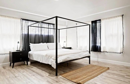 Lexington House | Modern Cabin with Hot Tub and Sauna By Summer
