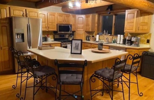 Lodi Cabin | Modern cabin with pool and hot tub and outdoor sauna! Wanderlust Cabin!