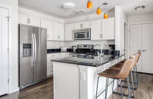 North Cambridge Apartment | Modern Cambridge 2BR w/W/D, Private access to Linear Park by Blueground