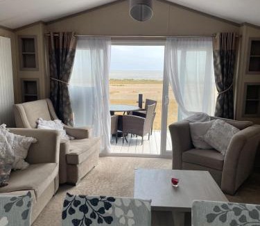 Kessingland Other | Modern Caravan With Beautiful Seaviews In Suffolk! Ref 90023Sv