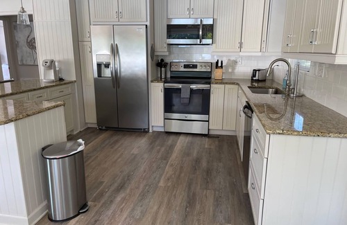 Bowling Green House | Modern, Chic and Cozy Cottage with private beach, boat dock on Lake Wylie!