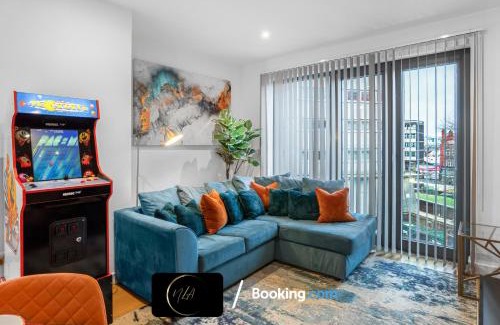 Birmingham City Centre Apartment | Modern City Centre Apartment 2 Bedroom 2 Bath Sleeps 6, Netflix And WiFi
