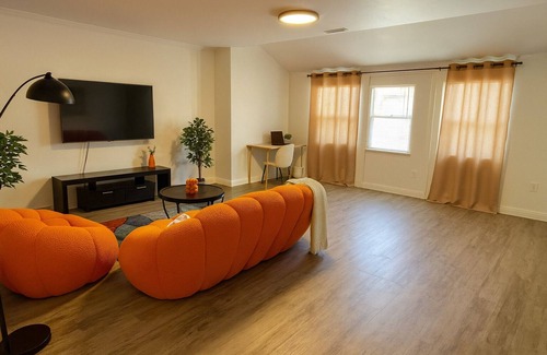 Studio City House | Modern Comfort near Universal
