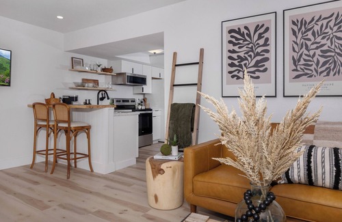 Seven Devils Condo | Modern condo located in the resort village of Seven Devils. Great views!