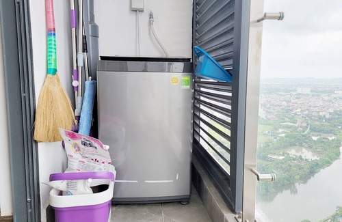 Hai Phong Apartment | Modern Condo steps from Vincom Plaza
