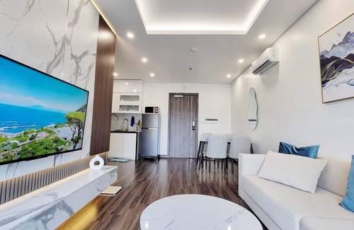Hai Phong Apartment | Modern Condo steps from Vincom Plaza