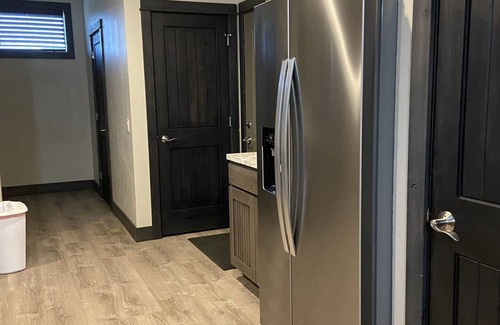 Ennis House | Modern condominium in Ennis
