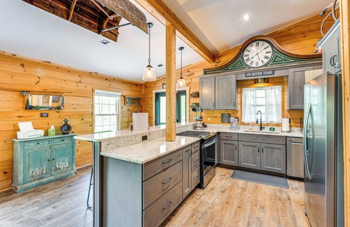 Murphy Cabin | Modern Creek-Front Cabin w/Deck & Views in Murphy