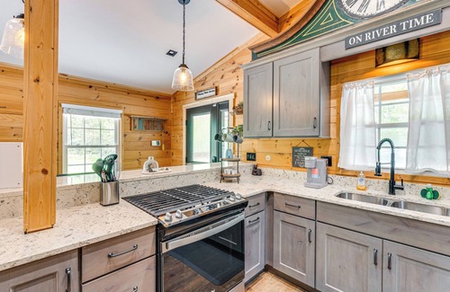 Murphy Cabin | Modern Creek-Front Cabin w/Deck & Views in Murphy