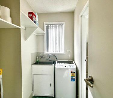 Crestwood Apartment | Modern Crestwood Retreat - 2BR Near Canberra City