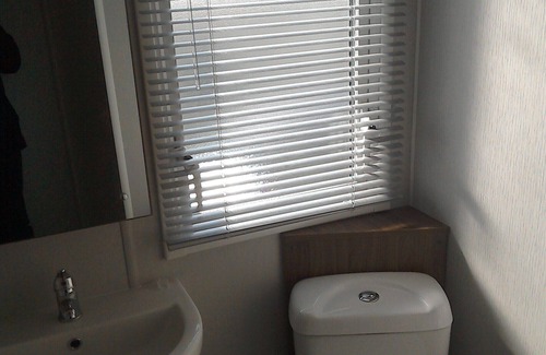 Exmouth House | Modern Deluxe 3 bedroom caravan with sea views