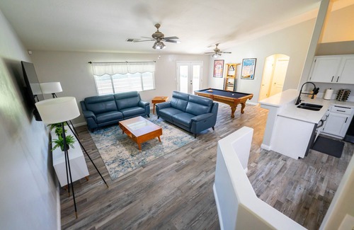 Greenacres House | Modern Design - Pool Table - Garage - EV Charging