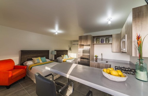 Kamay Apartment | Modern Double Apt w/Pool View -Minutes to Beaches