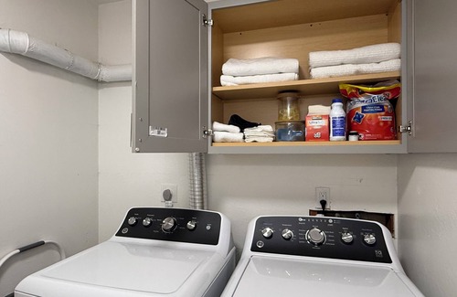 Palmer Apartment | Modern Downtown Palmer 3BR. Clean & Pet Friendly