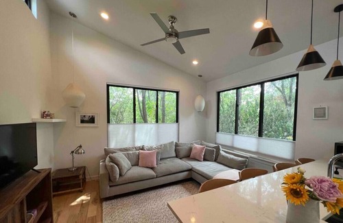 Blackshear-Prospect Hill Apartment | Modern East Side 1BR Apartment