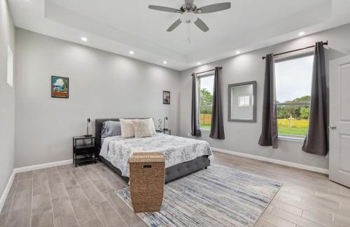 Cedar Creek House | Modern Escape in Cedar Creek