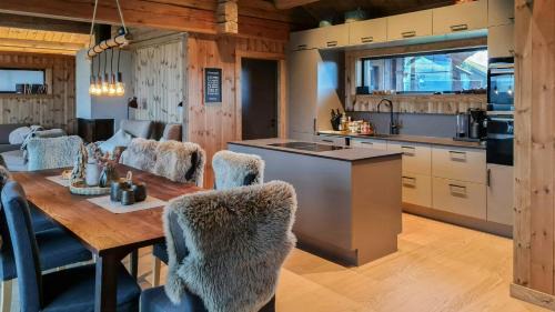 Al Municipality House | Modern Family Cabin Near Kikut In Geilo