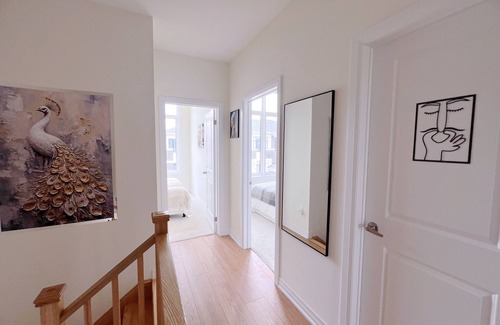Richmond Hill House | Modern Family Friendly Convenient in Richmond Hill