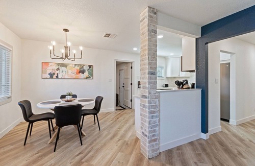 Clovis House | Modern Family Retreat in Clovis - Near Old Town & Gateway to Yosemite & Sequoia