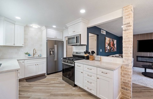 Clovis House | Modern Family Retreat in Clovis - Near Old Town & Gateway to Yosemite & Sequoia