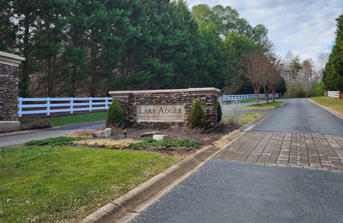 Mill Spring House | Modern Farmhouse -15 min to Tryon International Equestrian Center