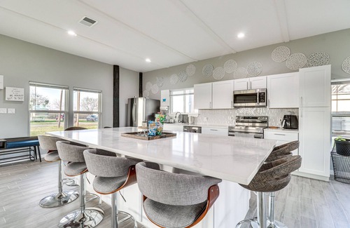 Del Valle House | Modern Farmhouse in Del Valle: Rural Setting!