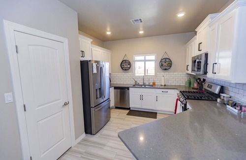 Las Cruces House | Modern Farmhouse Near Bike Path with Spectacular Views!