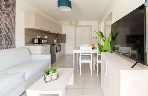 La Faviere Apartment | Modern flat with Parking - Hotel services included