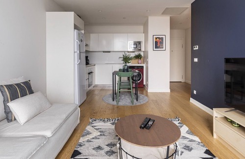 Maslak Apartment | Modern Flat with Balcony near UNIQ Istanbul