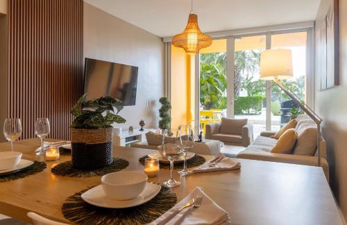 Shaba Apartment | Modern Ground Level Condo, 2 bedrooms, Direct pool access