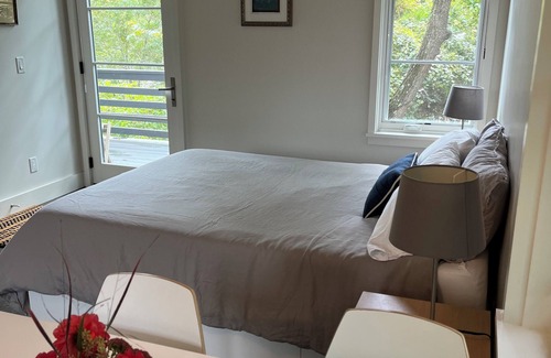 Claxton Community House | Modern Guest House in Historic Chestnut Hills - Walk To Downtown!