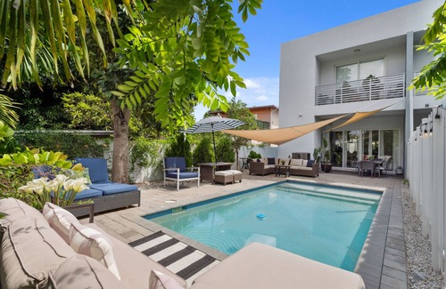 Coral Way House | Modern haven 5B 4B with heated Pool