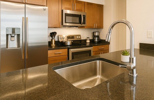 Downtown Cleveland Apartment | Modern Haven in the City