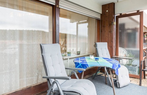 Schoenwald Apartment | Modern Holiday Apartment “Nina” with Mountain View, Balcony, Sauna & Pool