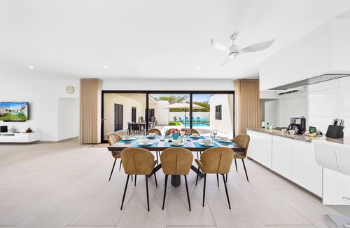 Koyari House | Modern Home *5 minutes to Eagle Beach*