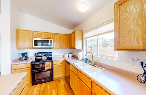 Oro Valley House | Modern Home w/Patio & Mtn Views, Golf Nearby - 9 Mi to Tucson