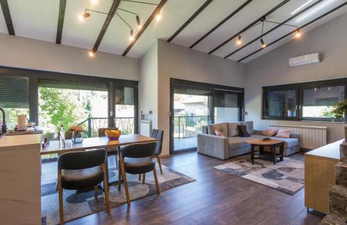 Zenica-Doboj Canton House | Modern House in Visoko