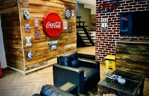 Lahore Hotel | Modern Lahore Retreat withnSwimming Pool & Prime City Access.
