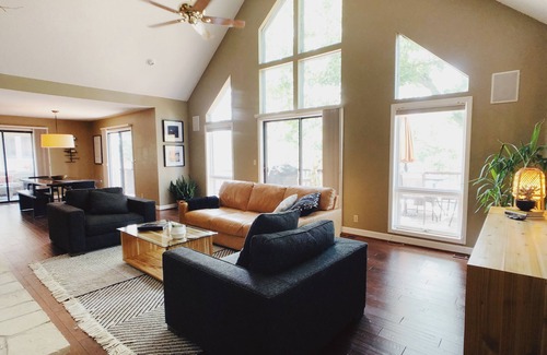 Gravois Mills House | Modern lake home steps from calm water in a quiet cove.