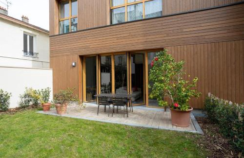 Montreuil Apartment | Modern Loft in Paris Montreuil