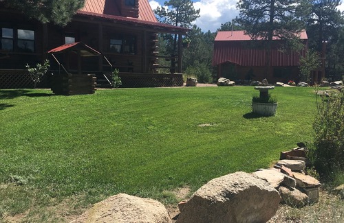 Cotopaxi House | Modern Log Cabin in Colorado Wilderness