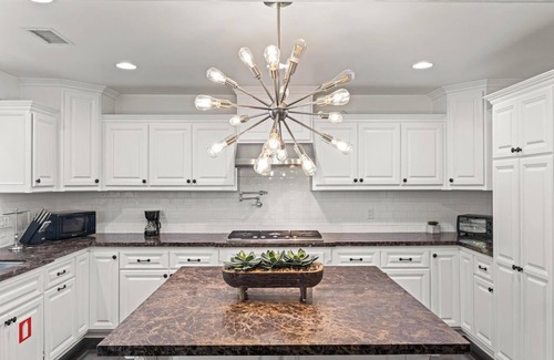 Rancho Palos Verdes House | Modern Luxe in Palos Verdes - 3BR Designer Retreat w/Scenic Vibes/Main House