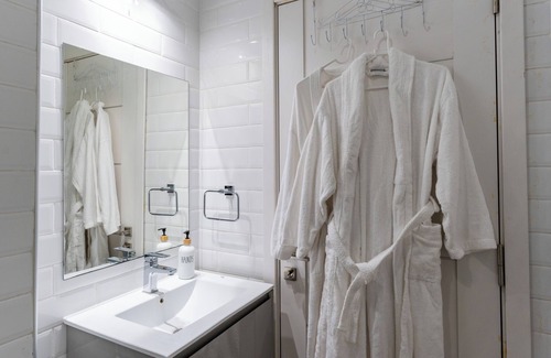 Thompson Estate Apartment | Modern Luxurious Studio Apartment
