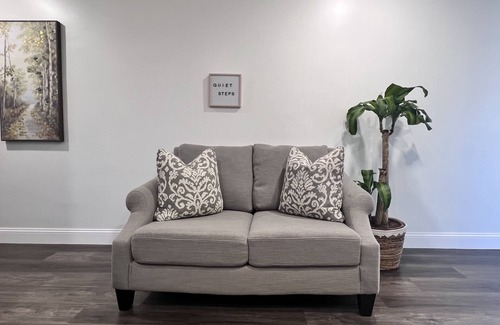 Cedar Park Apartment | Modern/Luxury 2 bdrm- KING Bed- University City