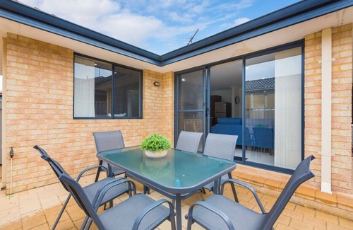 East Cannington House | Modern Luxury in East Cannington!