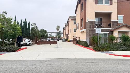 Baldwin Park Villa | Modern Luxury House 3B&4B House 30 mins DTLA