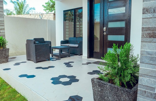 Lome House | Modern Luxury